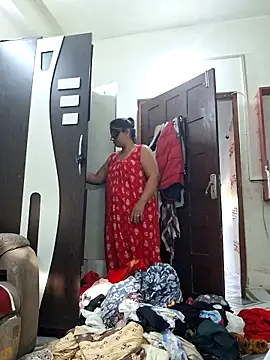 Snapshot of SIMIHOT chatting on November 21, 8:57 am SIMIHOT online show from November 21, 8:57 am