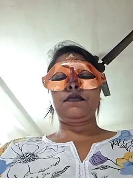 Snapshot of SIMIHOT chatting on December 5, 10:02 am SIMIHOT online show from December 5, 10:02 am