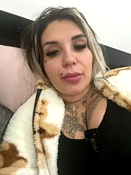 Snapshot of Princess-Jasmine07 chatting on December 16, 5:40 pm Princess-Jasmine07 online show from December 16, 5:40 pm