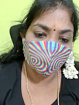 Snapshot of Tamil_Mithra chatting on April 22, 9:49 pm Tamil Mithra online show from April 22, 9:49 pm