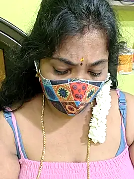 Snapshot of Tamil_Mithra chatting on April 23, 6:32 pm Tamil Mithra online show from April 23, 6:32 pm