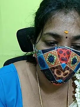 Snapshot of Tamil_Mithra chatting on April 29, 6:36 pm Tamil Mithra online show from April 29, 6:36 pm