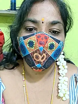 Snapshot of Tamil_Mithra chatting on May 21, 5:09 pm Tamil Mithra online show from May 21, 5:09 pm