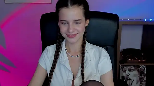 LuxMaya online show from September 17, 5:42 am