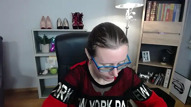 sweetxLizzy online show from November 3, 5:20 am