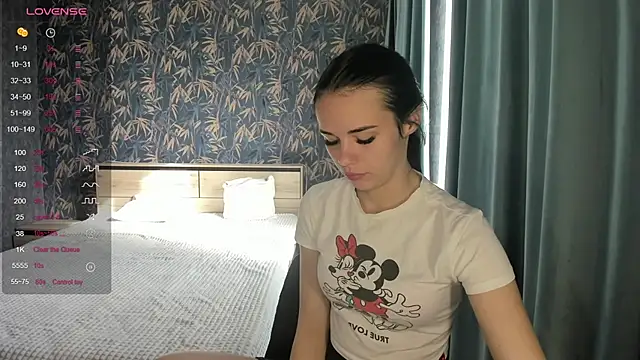 Snapshot of Kseni_a chatting on October 4, 10:46 am Kseni a online show from October 4, 10:46 am