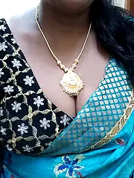 Snapshot of shobini chatting on October 6, 3:53 pm shobini online show from October 6, 3:53 pm