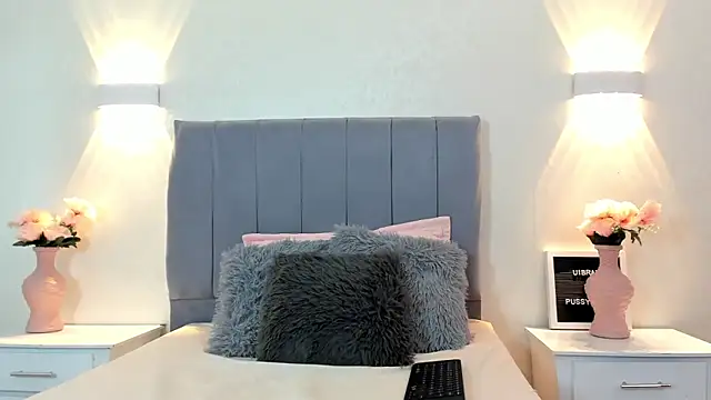 Emiily cooper x online show from October 10, 2:16 pm