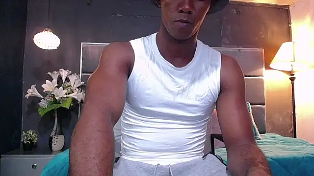 Snapshot of blackbignude chatting on November 9, 1:37 am blackbignude online show from November 9, 1:37 am