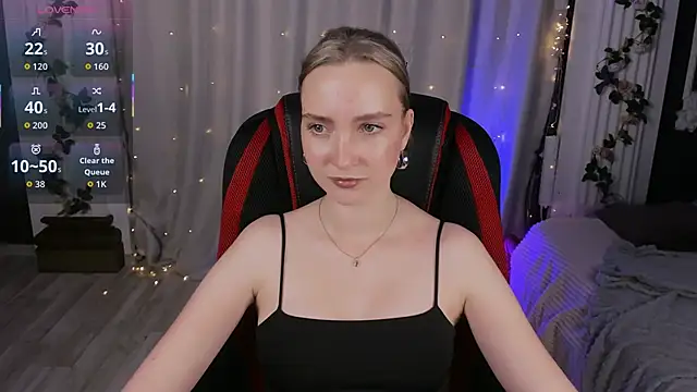 Snapshot of EllaBloom chatting on September 24, 2:31 pm EllaBloom online show from September 24, 2:31 pm