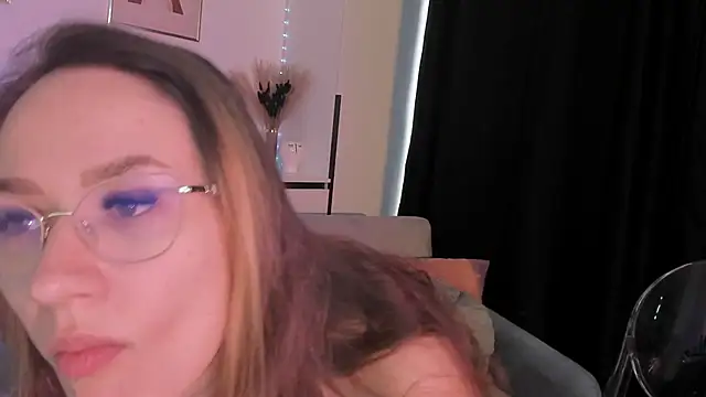 Snapshot of EvaBllake chatting on October 27, 6:06 am EvaBllake online show from October 27, 6:06 am