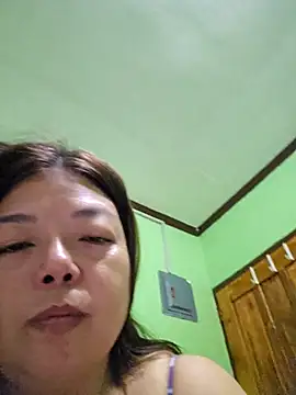 Snapshot of allesandra11 chatting on December 18, 6:47 pm allesandra11 online show from December 18, 6:47 pm