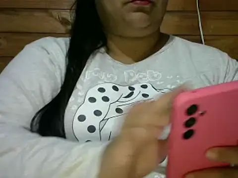 Snapshot of MARRENTINHA34 chatting on October 7, 5:43 pm MARRENTINHA34 online show from October 7, 5:43 pm