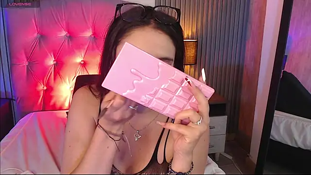 Snapshot of Bonnali_lune chatting on November 20, 10:09 pm Bonnali lune online show from November 20, 10:09 pm