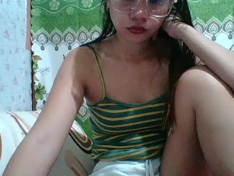 Snapshot of Sweet_Gera21 chatting on September 12, 3:17 am Sweet Gera21 online show from September 12, 3:17 am