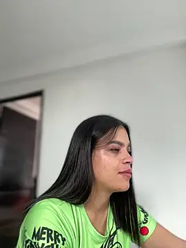 JuanitaMore01 online show from December 17, 7:09 pm