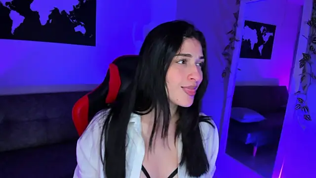 Snapshot of ZoeValencia1 chatting on October 23, 12:15 pm ZoeValencia1 online show from October 23, 12:15 pm