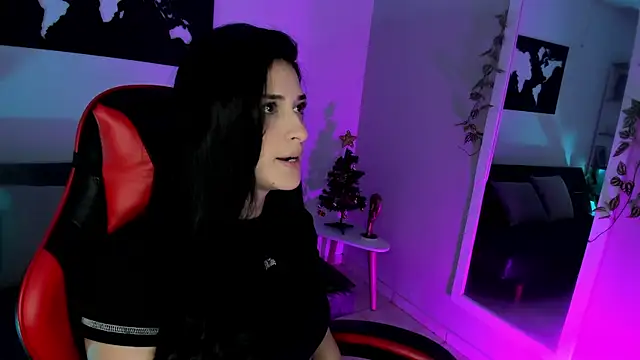 Snapshot of ZoeValencia1 chatting on December 17, 12:00 pm ZoeValencia1 online show from December 17, 12:00 pm