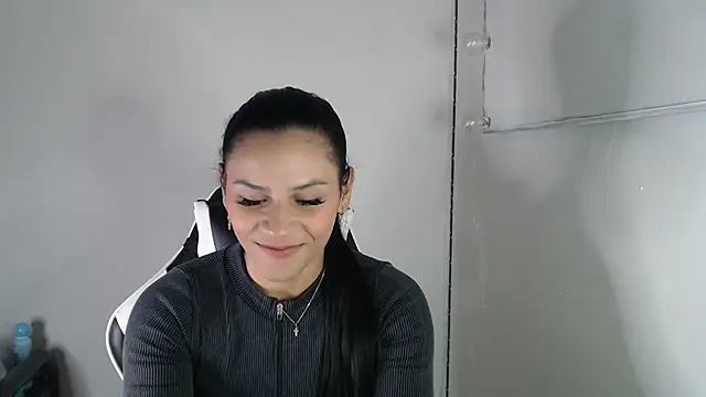 Snapshot of JessGarcia chatting on November 19, 2:50 pm JessGarcia online show from November 19, 2:50 pm