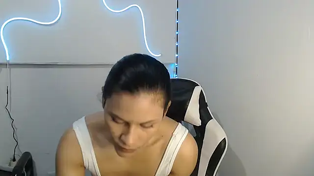 Snapshot of JessGarcia chatting on December 3, 1:09 pm JessGarcia online show from December 3, 1:09 pm