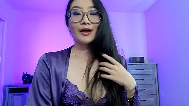 Snapshot of Aliciaz3 chatting on September 18, 10:56 pm Aliciaz3 online show from September 18, 10:56 pm