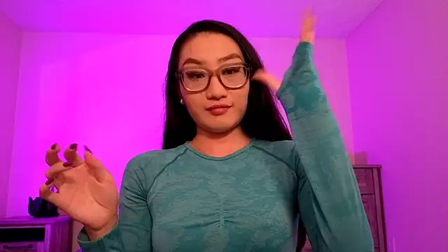 Snapshot of Aliciaz3 chatting on October 5, 5:22 pm Aliciaz3 online show from October 5, 5:22 pm