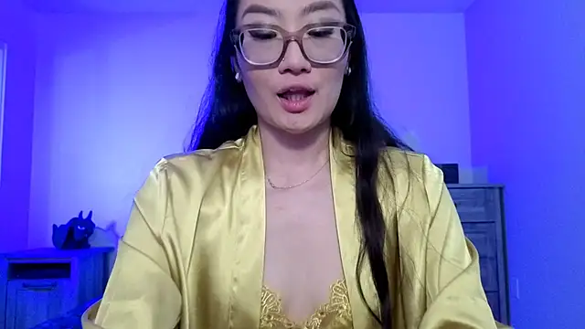 Snapshot of Aliciaz3 chatting on October 6, 4:15 pm Aliciaz3 online show from October 6, 4:15 pm