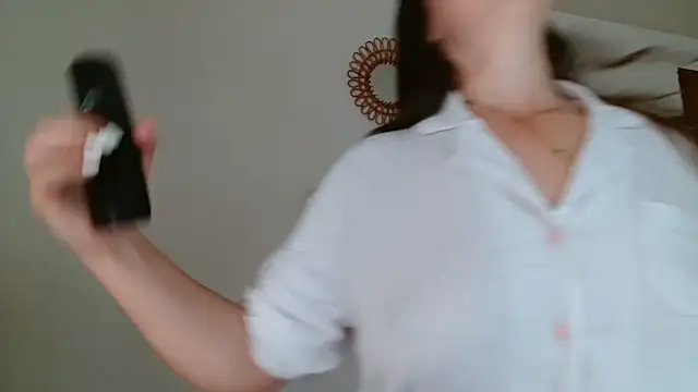 Snapshot of liloush__ chatting on September 27, 11:37 am liloush online show from September 27, 11:37 am