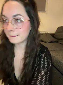 liloush   online show from March 22, 9:40 pm