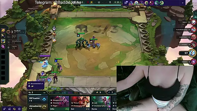 Snapshot of BaddieJoline chatting on November 4, 9:25 pm BaddieJoline online show from November 4, 9:25 pm