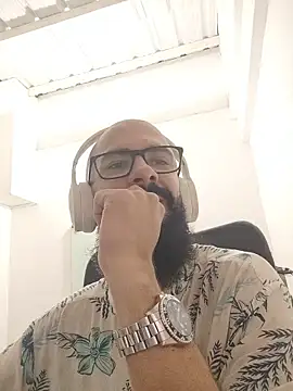 Snapshot of FranccoJ chatting on November 6, 1:23 pm FranccoJ online show from November 6, 1:23 pm