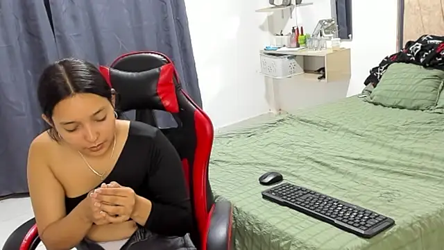 camalara online show from February 18, 11:44 pm