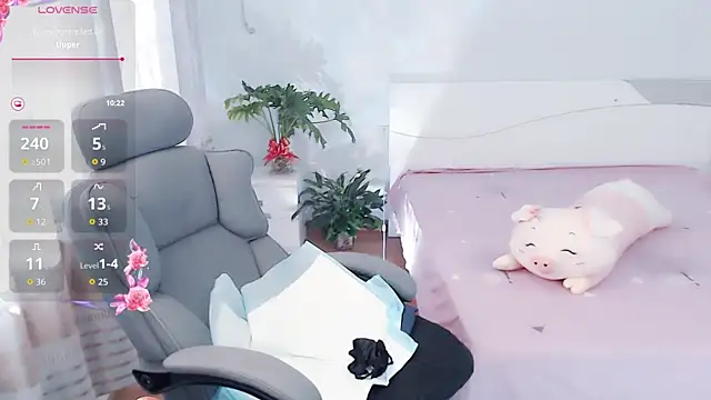 yaoyao-baby520 online show from November 11, 2:00 am