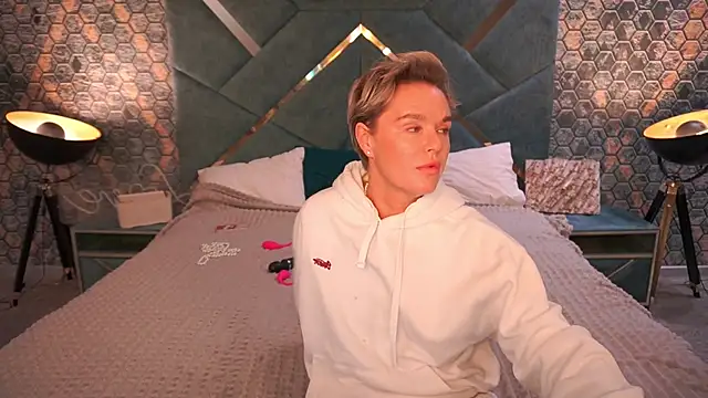 Snapshot of PleasureWeCouple chatting on November 22, 6:56 am PleasureWeCouple online show from November 22, 6:56 am