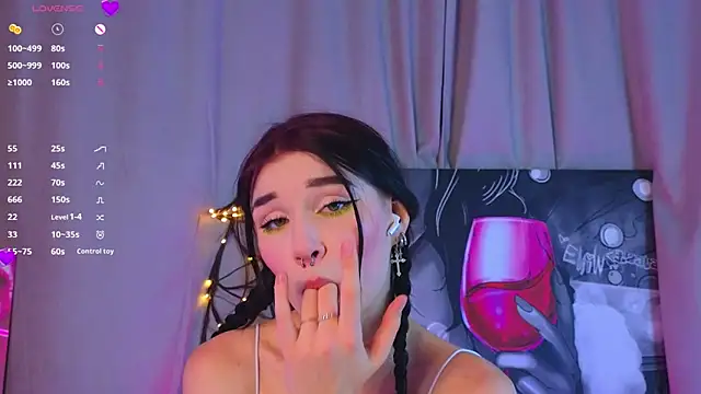 Snapshot of JenniferSullivan chatting on November 16, 8:14 pm JenniferSullivan online show from November 16, 8:14 pm