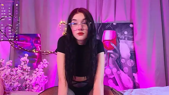 Snapshot of JenniferSullivan chatting on November 23, 9:25 pm JenniferSullivan online show from November 23, 9:25 pm