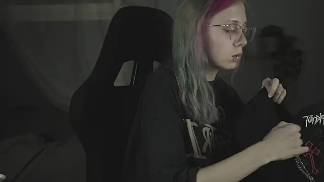 SakuraBliss online show from November 24, 10:04 am