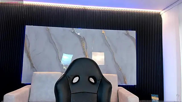 Snapshot of MadisonAnngel chatting on November 29, 8:45 pm MadisonAnngel online show from November 29, 8:45 pm