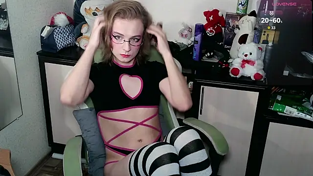 LeoGuessMe online show from April 12, 7:30 pm