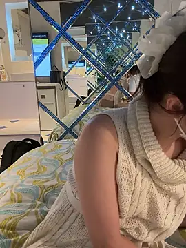 Snapshot of penpen_to_pono chatting on September 13, 5:40 am penpen to pono online show from September 13, 5:40 am