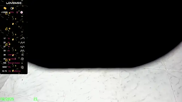 Snapshot of Ashly_Sents chatting on October 23, 1:32 pm Ashly Sents online show from October 23, 1:32 pm