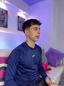 AdrianRinaldi online show from September 16, 9:05 pm