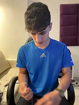 AdrianRinaldi online show from December 3, 8:07 pm