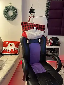 AdrianRinaldi online show from December 18, 8:04 pm