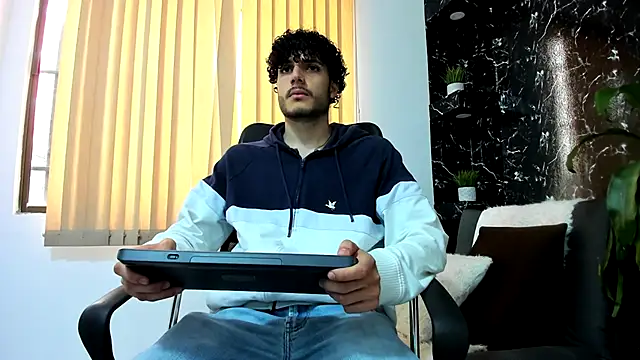 Rafael Mendezz online show from November 19, 8:42 pm