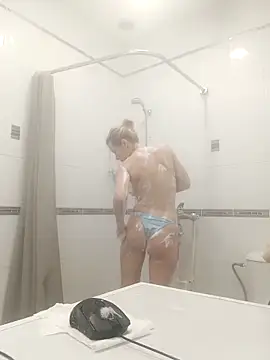 Snapshot of Julia_Giulia chatting on November 21, 11:58 pm Julia Giulia online show from November 21, 11:58 pm