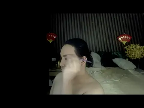 Snapshot of Hotcum_ella chatting on October 6, 11:24 pm Hotcum ella online show from October 6, 11:24 pm