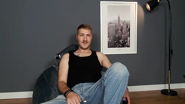 Snapshot of Mr_At_ chatting on September 23, 8:06 am Mr At online show from September 23, 8:06 am