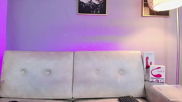 Snapshot of SweetEuphoria_ chatting on December 17, 7:31 pm SweetEuphoria online show from December 17, 7:31 pm