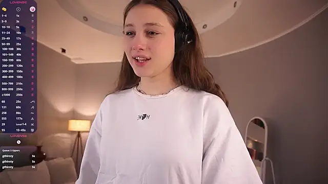 Snapshot of MercBoone chatting on December 14, 8:52 am MercBoone online show from December 14, 8:52 am